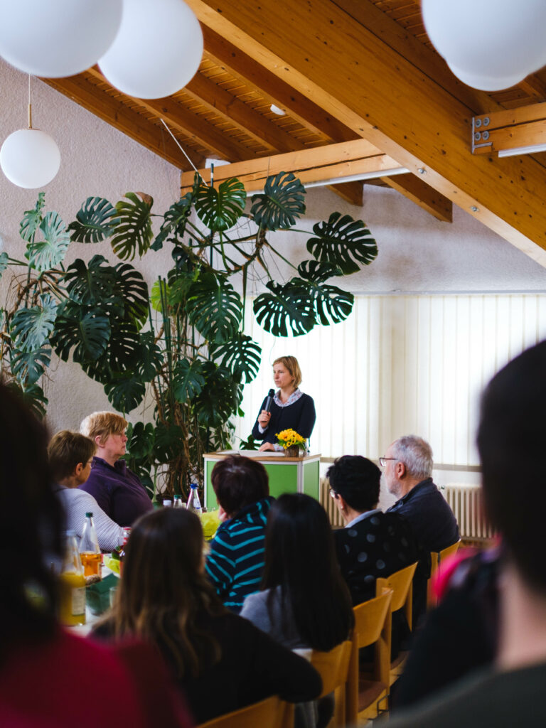 Gemeinsam für Zukunftspolitik in 2023: gelungener Auftakt mit RLP-Klimaschutzministerin Katrin Eder, Bürgermeister-Kandidat Elias Weinacht und vielen Grünen in Mutterstadt